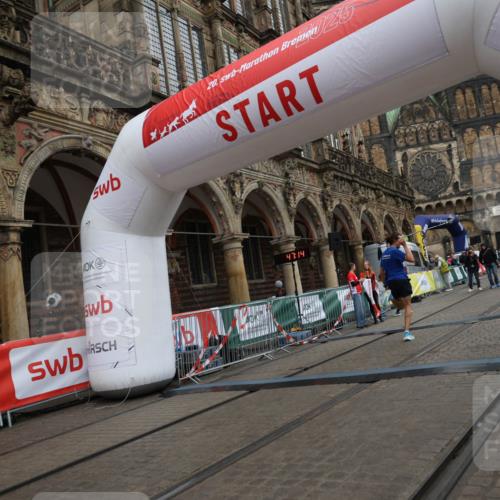 05.10.2025 - 20. swb-Marathon Bremen Yannick Fuchs http://msf.ph/oto/9272115 05.10.2025 12:17:55 Ziel 404, 1739 meine-sportfotos.de