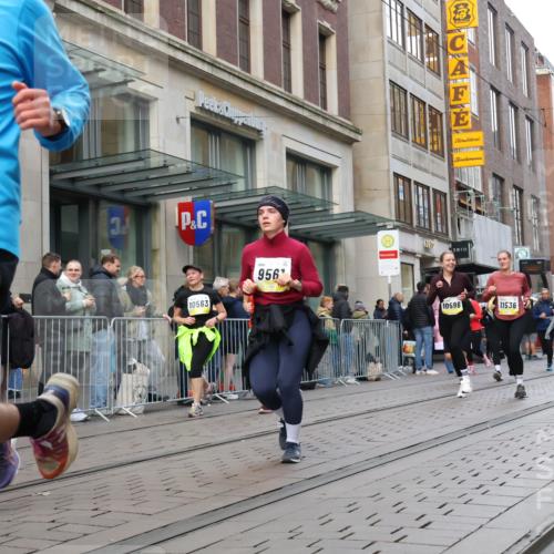 05.10.2025 - 20. swb-Marathon Bremen Strokosch-Dieckow http://msf.ph/oto/9272118 05.10.2025 11:09:45 Ziel 7799, 9288, 9410, 9470, 9476, 9554, 9561, 9685, 9760, 9806, 9972, 10082, 10383, 10435, 10448, 10515, 10563, 10596, 10659, 10827, 10860, 10885, 10969, 11204, 11219, 11261, 11333, 11381, 11401, 11405, 11536, 11634, 11748, 7799, 9288, 9410, 9470, 9476, 9554, 9561, 9685, 9760, 9806, 9972, 10082, 10383, 10435, 10448, 10515, 10563, 10596, 10659, 10827, 10860, 10885, 10969, 11204, 11219, 11261, 11333, 11381, 11401, 11405 meine-sportfotos.de