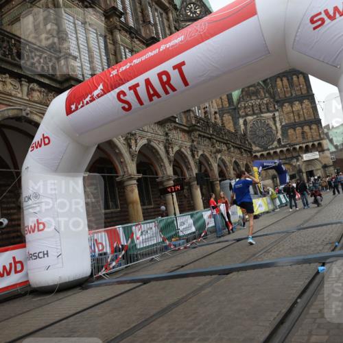 05.10.2025 - 20. swb-Marathon Bremen Yannick Fuchs http://msf.ph/oto/9272122 05.10.2025 12:17:55 Ziel 404, 1739 meine-sportfotos.de