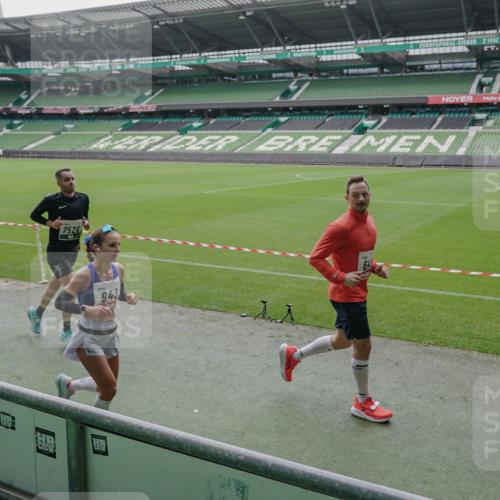 05.10.2025 - 20. swb-Marathon Bremen Michael Burmester http://msf.ph/oto/9272133 05.10.2025 12:45:49 Laufen im Stadion 349, 649, 852, 943, 1091, 1146, 1307, 1790, 1883, 2545, 3197, 3218, 3807, 4786, 5132, 5588, 6150, 7028, 7440, 7526, 8747, 109, 819, 1055, 1631, 2666, 2719, 3327, 3342, 4358, 4571, 6302, 6996, 8828, 9130 meine-sportfotos.de