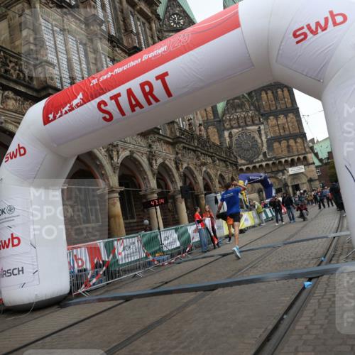 05.10.2025 - 20. swb-Marathon Bremen Yannick Fuchs http://msf.ph/oto/9272134 05.10.2025 12:17:55 Ziel 404, 1739 meine-sportfotos.de
