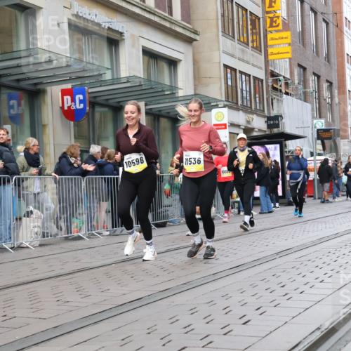 05.10.2025 - 20. swb-Marathon Bremen Strokosch-Dieckow http://msf.ph/oto/9272139 05.10.2025 11:09:47 Ziel 7799, 8533, 9288, 9470, 9476, 9554, 9561, 9734, 9760, 9806, 9972, 10082, 10189, 10383, 10435, 10515, 10563, 10596, 10659, 10860, 10885, 10969, 11204, 11261, 11333, 11381, 11401, 11405, 11536, 11634, 11748, 7799, 8533, 9288, 9470, 9476, 9554, 9561, 9734, 9760, 9806, 9972, 10082, 10189, 10383, 10435, 10515, 10563, 10596, 10659, 10860, 10885, 10969, 11204, 11261, 11333, 11381, 11401, 11405 meine-sportfotos.de