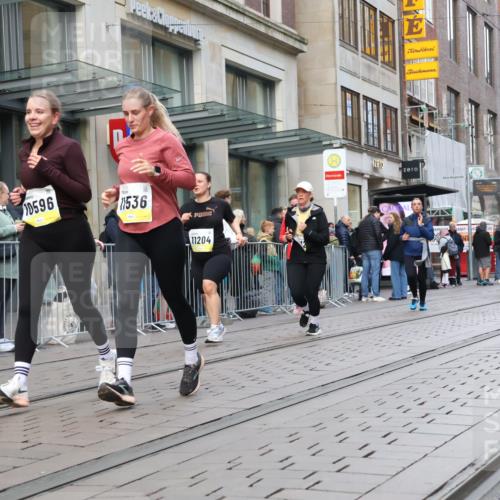 05.10.2025 - 20. swb-Marathon Bremen Strokosch-Dieckow http://msf.ph/oto/9272154 05.10.2025 11:09:47 Ziel 7799, 8533, 9288, 9470, 9476, 9554, 9561, 9734, 9760, 9806, 9972, 10082, 10189, 10383, 10435, 10515, 10563, 10596, 10659, 10860, 10885, 10969, 11204, 11261, 11333, 11381, 11401, 11405, 11536, 11634, 11748, 7799, 8533, 9288, 9470, 9476, 9554, 9561, 9734, 9760, 9806, 9972, 10082, 10189, 10383, 10435, 10515, 10563, 10596, 10659, 10860, 10885, 10969, 11204, 11261, 11333, 11381, 11401, 11405 meine-sportfotos.de