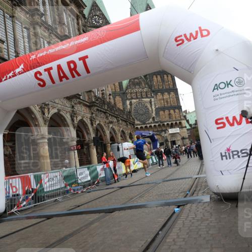 05.10.2025 - 20. swb-Marathon Bremen Yannick Fuchs http://msf.ph/oto/9272167 05.10.2025 12:17:55 Ziel 404, 1739 meine-sportfotos.de
