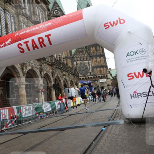 05.10.2025 - 20. swb-Marathon Bremen Yannick Fuchs http://msf.ph/oto/9272172 05.10.2025 12:17:55 Ziel 404, 1739 meine-sportfotos.de