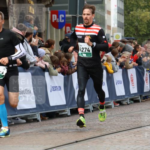 05.10.2025 - 20. swb-Marathon Bremen Strokosch-Dieckow http://msf.ph/oto/9272183 05.10.2025 13:02:46 Ziel 539, 3054, 4274 meine-sportfotos.de