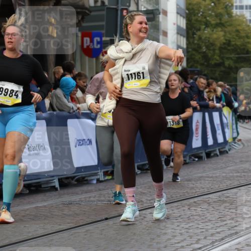 05.10.2025 - 20. swb-Marathon Bremen Strokosch-Dieckow http://msf.ph/oto/9272186 05.10.2025 11:10:49 Ziel 9984, 10399, 10861, 11161, 11318, 11544 meine-sportfotos.de
