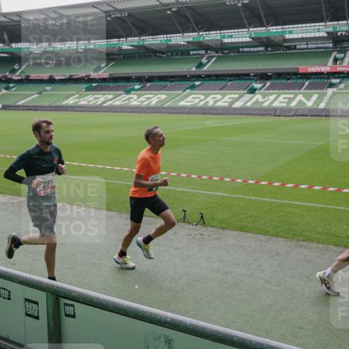 05.10.2025 - 20. swb-Marathon Bremen Michael Burmester http://msf.ph/oto/9272310 05.10.2025 12:46:15 Laufen im Stadion 256, 281, 349, 649, 852, 891, 943, 1091, 1307, 2163, 2228, 2276, 2545, 2585, 3054, 3381, 3807, 4274, 4617, 4786, 5132, 5588, 6849, 7028, 7526, 7675, 1146, 1790, 1883, 3197, 4786, 6150, 7440, 8747 meine-sportfotos.de