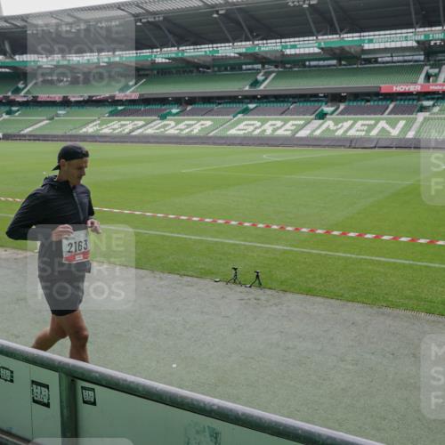05.10.2025 - 20. swb-Marathon Bremen Michael Burmester http://msf.ph/oto/9272329 05.10.2025 12:46:21 Laufen im Stadion 256, 281, 349, 649, 852, 891, 943, 1091, 1246, 1307, 2163, 2228, 2276, 2545, 2585, 3054, 3084, 3381, 3807, 4274, 4617, 4758, 5588, 6849, 7028, 7526, 7675, 1146, 1883, 3197, 4786, 5132, 6150, 7440 meine-sportfotos.de