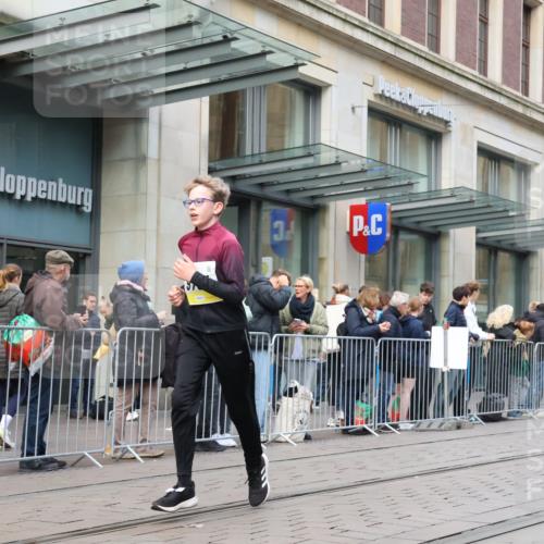 05.10.2025 - 20. swb-Marathon Bremen Strokosch-Dieckow http://msf.ph/oto/9272350 05.10.2025 11:10:03 Ziel 8225, 8533, 9734, 9806, 9895, 10082, 10146, 10189, 10280, 10288, 10440, 10441, 10442, 10552, 10980, 11204, 11261, 11333, 11342, 11388, 8225, 8533, 9734, 9806, 9895, 10082, 10146, 10189, 10280, 10288, 10440, 10441, 10442, 10552, 10980, 11204, 11261, 11333, 11342, 11388 meine-sportfotos.de