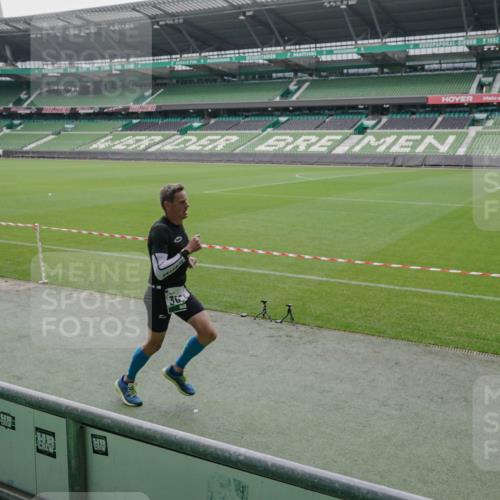 05.10.2025 - 20. swb-Marathon Bremen Michael Burmester http://msf.ph/oto/9272366 05.10.2025 12:46:24 Laufen im Stadion 256, 281, 349, 649, 852, 891, 943, 1091, 1246, 1307, 2163, 2228, 2276, 2545, 2585, 3054, 3084, 3381, 3807, 4274, 4617, 4758, 6849, 7028, 7526, 7675, 349, 1146, 1883, 3197, 4786, 5132, 5588, 6150, 7440 meine-sportfotos.de
