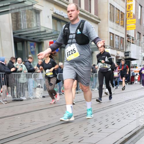 05.10.2025 - 20. swb-Marathon Bremen Strokosch-Dieckow http://msf.ph/oto/9272372 05.10.2025 11:10:08 Ziel 8225, 8533, 9446, 9734, 9895, 10146, 10189, 10280, 10288, 10440, 10441, 10442, 10552, 10980, 11240, 11333, 11342, 11388, 8225, 8533, 9446, 9734, 9895, 10146, 10189, 10280, 10288, 10440, 10441, 10442, 10552, 10980, 11240, 11333, 11342, 11388 meine-sportfotos.de