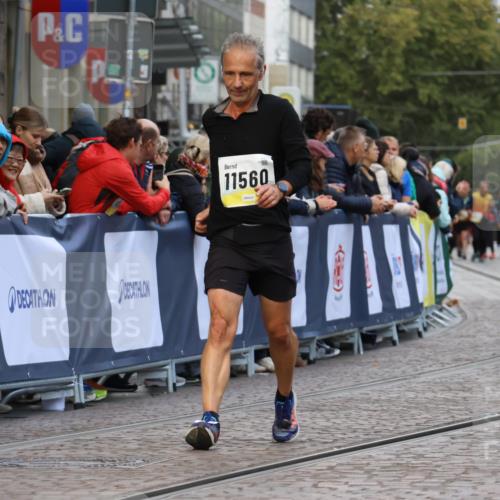 05.10.2025 - 20. swb-Marathon Bremen Strokosch-Dieckow http://msf.ph/oto/9272383 05.10.2025 11:10:54 Ziel 9984, 10399, 11318, 11544, 11560 meine-sportfotos.de
