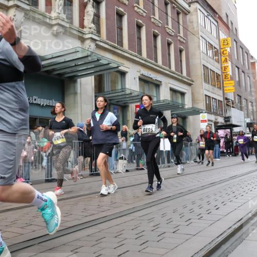 05.10.2025 - 20. swb-Marathon Bremen Strokosch-Dieckow http://msf.ph/oto/9272412 05.10.2025 11:10:09 Ziel 8225, 8533, 9446, 9734, 9895, 10146, 10189, 10280, 10288, 10440, 10441, 10442, 10552, 10665, 10980, 11240, 11333, 11342, 11388, 8225, 8533, 9446, 9734, 9895, 10146, 10189, 10280, 10288, 10440, 10441, 10442, 10552, 10665, 10980, 11240, 11333, 11342, 11388 meine-sportfotos.de