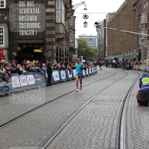 05.10.2025 - 20. swb-Marathon Bremen Yannick Fuchs http://msf.ph/oto/9272450 05.10.2025 12:19:14 Ziel 2049 meine-sportfotos.de