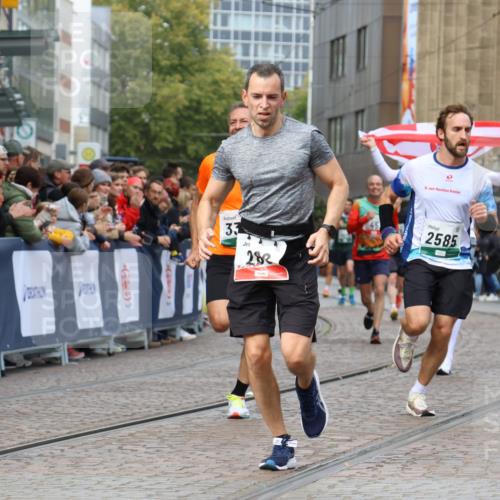05.10.2025 - 20. swb-Marathon Bremen Strokosch-Dieckow http://msf.ph/oto/9272531 05.10.2025 13:02:57 Ziel 45, 288, 2585, 3197, 3381 meine-sportfotos.de