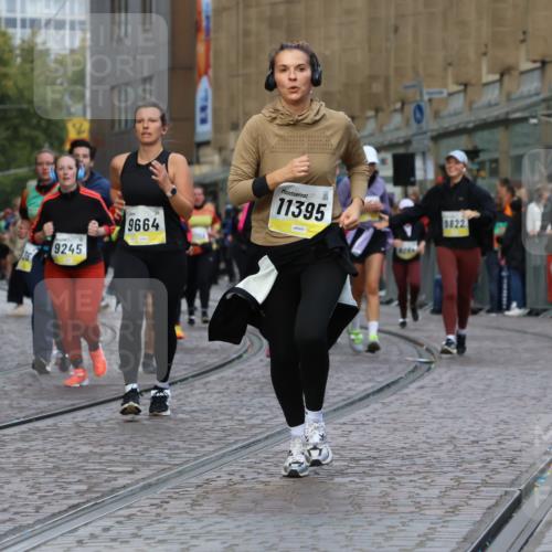 05.10.2025 - 20. swb-Marathon Bremen Strokosch-Dieckow http://msf.ph/oto/9272533 05.10.2025 11:11:01 Ziel 9664, 9948, 10415, 11257, 11395, 11560 meine-sportfotos.de