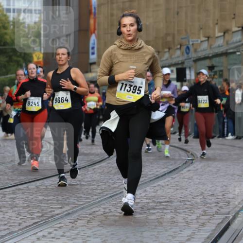 05.10.2025 - 20. swb-Marathon Bremen Strokosch-Dieckow http://msf.ph/oto/9272582 05.10.2025 11:11:01 Ziel 9664, 9948, 10415, 11257, 11395, 11560 meine-sportfotos.de