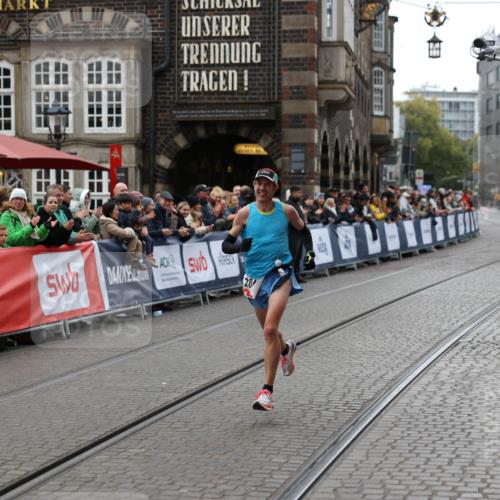 05.10.2025 - 20. swb-Marathon Bremen Yannick Fuchs http://msf.ph/oto/9272596 05.10.2025 12:19:15 Ziel 2049 meine-sportfotos.de