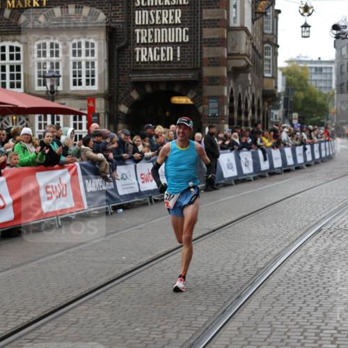 05.10.2025 - 20. swb-Marathon Bremen Yannick Fuchs http://msf.ph/oto/9272613 05.10.2025 12:19:15 Ziel 2049 meine-sportfotos.de