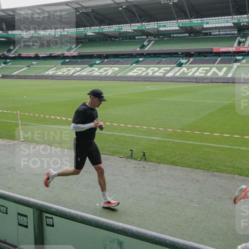 05.10.2025 - 20. swb-Marathon Bremen Michael Burmester http://msf.ph/oto/9272623 05.10.2025 12:47:00 Laufen im Stadion 223, 265, 391, 502, 505, 545, 609, 818, 862, 891, 1246, 1521, 1635, 2163, 2276, 2585, 2939, 3054, 3084, 3381, 4758, 4848, 4966, 4988, 6295, 7583, 7675, 8013, 256, 281, 2163, 2228, 4274, 4617, 6849 meine-sportfotos.de