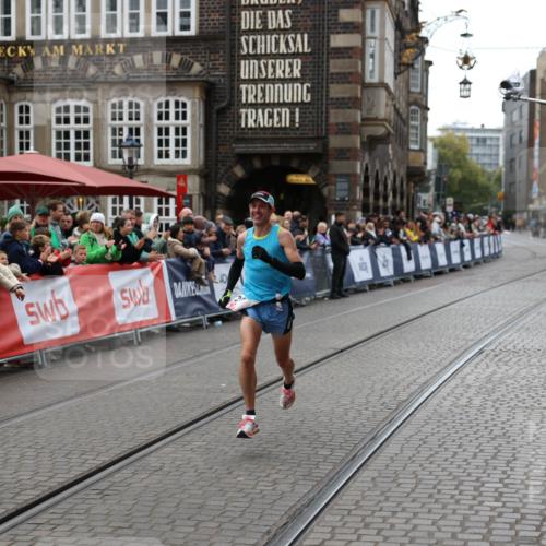 05.10.2025 - 20. swb-Marathon Bremen Yannick Fuchs http://msf.ph/oto/9272629 05.10.2025 12:19:16 Ziel 2049 meine-sportfotos.de