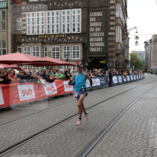 05.10.2025 - 20. swb-Marathon Bremen Yannick Fuchs http://msf.ph/oto/9272666 05.10.2025 12:19:16 Ziel 2049 meine-sportfotos.de