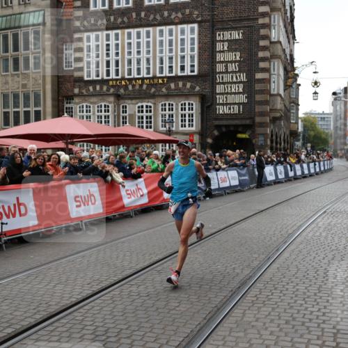 05.10.2025 - 20. swb-Marathon Bremen Yannick Fuchs http://msf.ph/oto/9272682 05.10.2025 12:19:16 Ziel 2049 meine-sportfotos.de