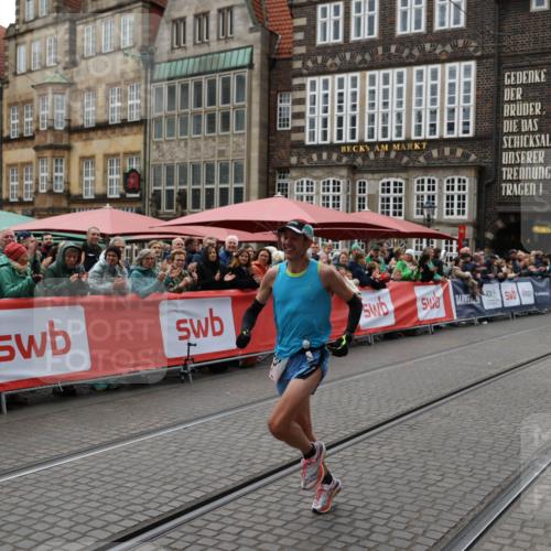 05.10.2025 - 20. swb-Marathon Bremen Yannick Fuchs http://msf.ph/oto/9272702 05.10.2025 12:19:17 Ziel 2049 meine-sportfotos.de