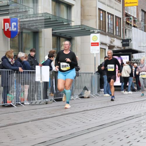 05.10.2025 - 20. swb-Marathon Bremen Strokosch-Dieckow http://msf.ph/oto/9272704 05.10.2025 11:10:29 Ziel 9446, 9572, 9804, 9984, 10399, 10665, 10861, 10962, 11157, 11161, 11240, 11318, 11544, 11560, 9446, 9572, 9804, 9984, 10399, 10665, 10861, 10962, 11157, 11161, 11240, 11318, 11544, 11560 meine-sportfotos.de