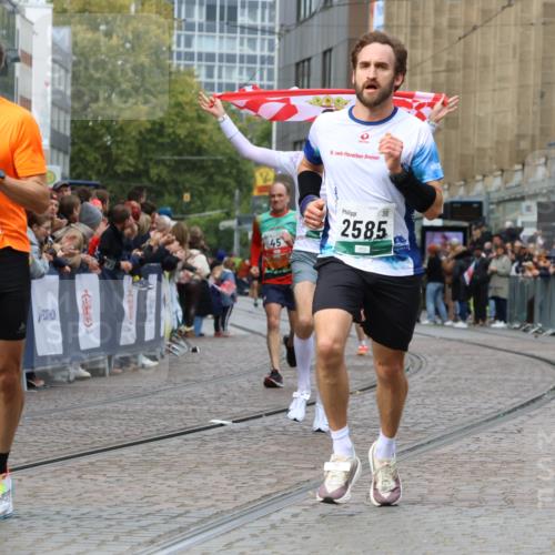 05.10.2025 - 20. swb-Marathon Bremen Strokosch-Dieckow http://msf.ph/oto/9272705 05.10.2025 13:02:59 Ziel 45, 288, 2141, 2585, 2939, 3197, 3381, 4629 meine-sportfotos.de
