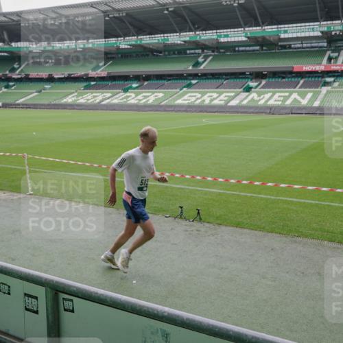 05.10.2025 - 20. swb-Marathon Bremen Michael Burmester http://msf.ph/oto/9272715 05.10.2025 12:47:14 Laufen im Stadion 223, 265, 391, 442, 502, 505, 545, 609, 770, 818, 862, 891, 1246, 1521, 1635, 2472, 2482, 2613, 2872, 2939, 3061, 3084, 4215, 4255, 4758, 4848, 4966, 4988, 5656, 5831, 6295, 7070, 7170, 7583, 8013, 256, 281, 891, 2163, 2276, 2585, 3054, 3381, 4617, 6849, 7675 meine-sportfotos.de
