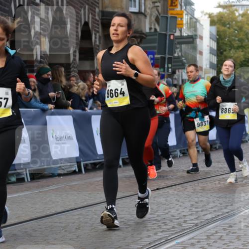 05.10.2025 - 20. swb-Marathon Bremen Strokosch-Dieckow http://msf.ph/oto/9272723 05.10.2025 11:11:06 Ziel 8865, 9245, 9273, 9664, 9822, 9823, 9836, 9837, 9948, 10415, 11257, 11395, 11580 meine-sportfotos.de