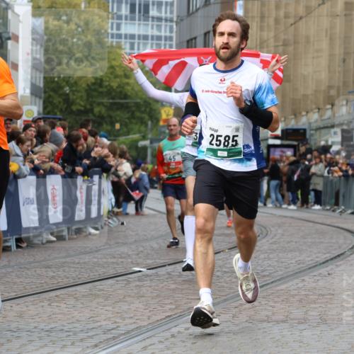 05.10.2025 - 20. swb-Marathon Bremen Strokosch-Dieckow http://msf.ph/oto/9272732 05.10.2025 13:02:59 Ziel 45, 288, 2141, 2585, 2939, 3197, 3381, 4629 meine-sportfotos.de