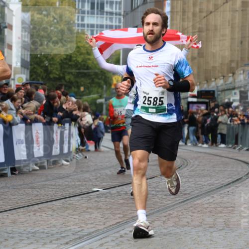 05.10.2025 - 20. swb-Marathon Bremen Strokosch-Dieckow http://msf.ph/oto/9272760 05.10.2025 13:02:59 Ziel 45, 288, 2141, 2585, 2939, 3197, 3381, 4629 meine-sportfotos.de
