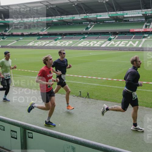 05.10.2025 - 20. swb-Marathon Bremen Michael Burmester http://msf.ph/oto/9272767 05.10.2025 12:47:24 Laufen im Stadion 223, 265, 344, 346, 391, 442, 502, 505, 545, 564, 609, 656, 770, 818, 862, 1205, 1521, 1635, 2472, 2482, 2613, 2656, 2872, 2939, 3061, 4215, 4255, 4291, 4313, 4848, 4966, 4988, 5656, 5831, 6295, 7070, 7170, 7176, 7583, 8013, 891, 1246, 3054, 3084, 4758 meine-sportfotos.de