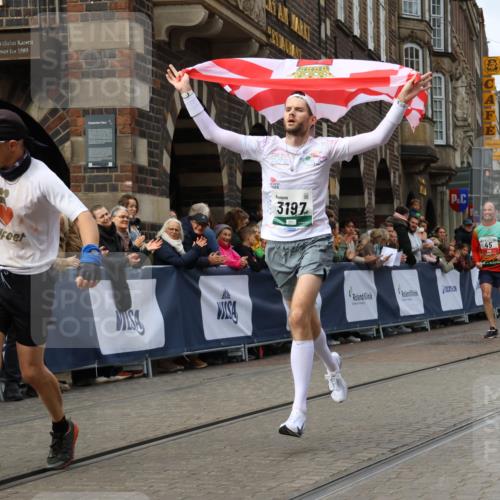 05.10.2025 - 20. swb-Marathon Bremen Strokosch-Dieckow http://msf.ph/oto/9272786 05.10.2025 13:03:02 Ziel 45, 2036, 2141, 2939, 3197, 4629, 7675 meine-sportfotos.de