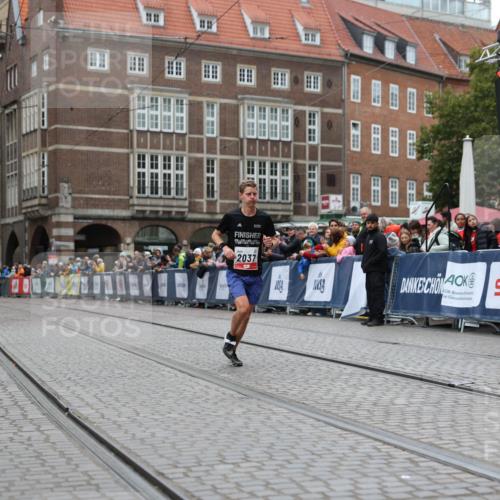 05.10.2025 - 20. swb-Marathon Bremen Yannick Fuchs http://msf.ph/oto/9272823 05.10.2025 12:20:30 Ziel 2037 meine-sportfotos.de