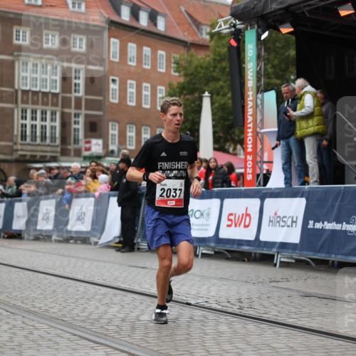 05.10.2025 - 20. swb-Marathon Bremen Yannick Fuchs http://msf.ph/oto/9272849 05.10.2025 12:20:31 Ziel 2037 meine-sportfotos.de