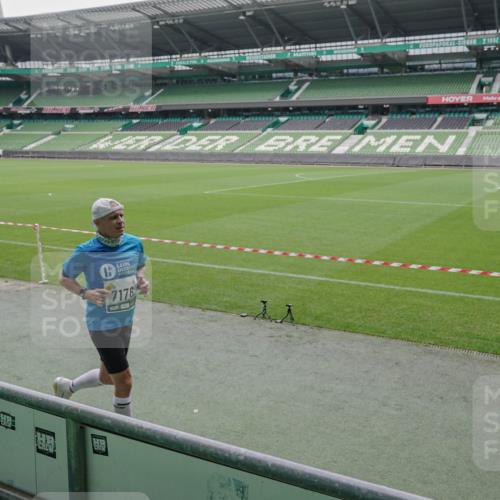 05.10.2025 - 20. swb-Marathon Bremen Michael Burmester http://msf.ph/oto/9272852 05.10.2025 12:47:33 Laufen im Stadion 223, 265, 344, 346, 391, 442, 502, 505, 545, 564, 656, 770, 862, 1205, 1635, 1642, 1646, 2360, 2472, 2482, 2613, 2656, 2872, 2939, 3061, 4215, 4255, 4291, 4313, 4966, 4988, 5656, 5831, 6295, 6804, 7070, 7170, 7176, 7492, 7900, 8013, 609, 818, 891, 1246, 1521, 3054, 3084, 4758, 4848, 7583 meine-sportfotos.de
