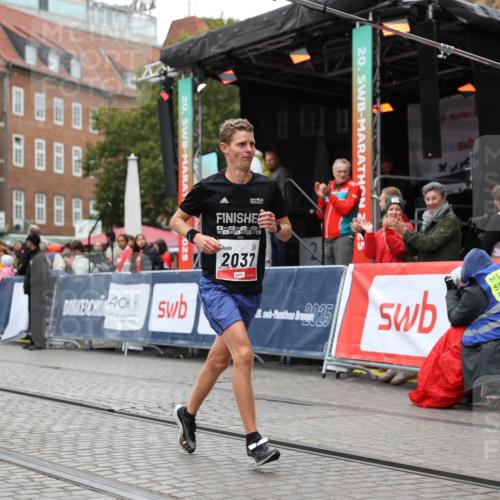 05.10.2025 - 20. swb-Marathon Bremen Yannick Fuchs http://msf.ph/oto/9272870 05.10.2025 12:20:31 Ziel 2037 meine-sportfotos.de