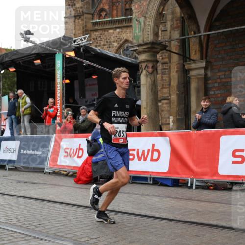 05.10.2025 - 20. swb-Marathon Bremen Yannick Fuchs http://msf.ph/oto/9272912 05.10.2025 12:20:32 Ziel 2037 meine-sportfotos.de