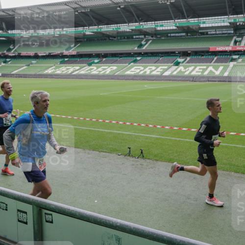 05.10.2025 - 20. swb-Marathon Bremen Michael Burmester http://msf.ph/oto/9272914 05.10.2025 12:47:39 Laufen im Stadion 223, 265, 344, 346, 391, 442, 505, 564, 656, 770, 1205, 1526, 1635, 1642, 1646, 2360, 2472, 2482, 2613, 2656, 2872, 2939, 3061, 4215, 4255, 4291, 4313, 4966, 4988, 5656, 5831, 6295, 6804, 7070, 7170, 7176, 7492, 7900, 8013, 502, 545, 609, 818, 862, 1521, 4848, 7583 meine-sportfotos.de