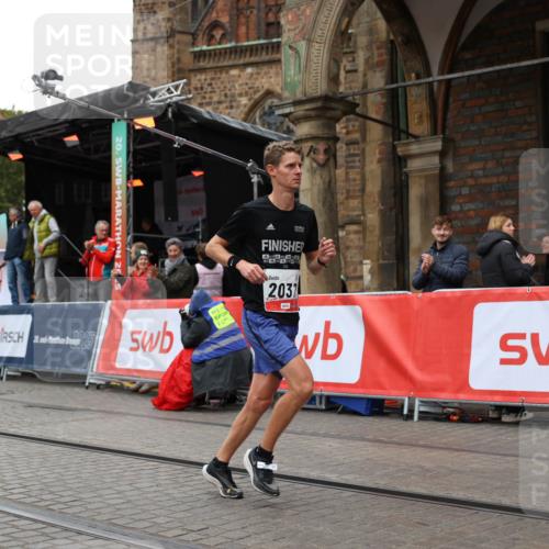 05.10.2025 - 20. swb-Marathon Bremen Yannick Fuchs http://msf.ph/oto/9272917 05.10.2025 12:20:32 Ziel 2037 meine-sportfotos.de
