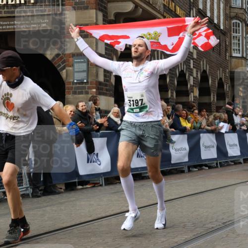 05.10.2025 - 20. swb-Marathon Bremen Strokosch-Dieckow http://msf.ph/oto/9272922 05.10.2025 13:03:02 Ziel 45, 2036, 2141, 2939, 3197, 4629, 7675 meine-sportfotos.de