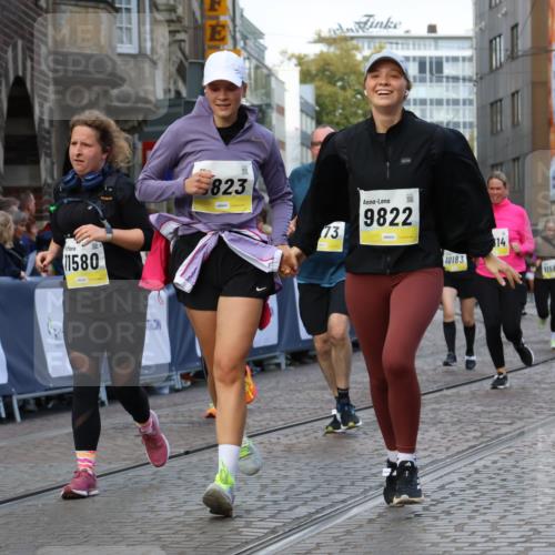 05.10.2025 - 20. swb-Marathon Bremen Strokosch-Dieckow http://msf.ph/oto/9272951 05.10.2025 11:11:10 Ziel 8865, 9245, 9264, 9273, 9479, 9664, 9822, 9823, 9836, 9837, 9948, 10183, 10614, 11158, 11257, 11568, 11578, 11580 meine-sportfotos.de