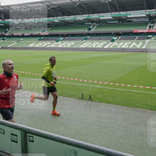 05.10.2025 - 20. swb-Marathon Bremen Michael Burmester http://msf.ph/oto/9272988 05.10.2025 12:47:48 Laufen im Stadion 265, 344, 346, 391, 442, 564, 656, 770, 1205, 1526, 1607, 1635, 1642, 1646, 2360, 2472, 2482, 2613, 2643, 2656, 2872, 3061, 4215, 4255, 4291, 4313, 4988, 5656, 5831, 5918, 6804, 7070, 7170, 7176, 7492, 7735, 7900, 8013, 223, 502, 505, 545, 818, 862, 2939, 4966, 4988, 6295 meine-sportfotos.de