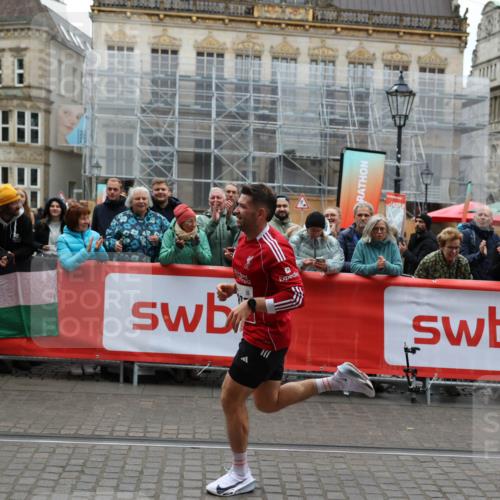 05.10.2025 - 20. swb-Marathon Bremen Yannick Fuchs http://msf.ph/oto/9273001 05.10.2025 12:21:04 Ziel 1233 meine-sportfotos.de
