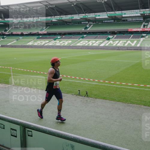 05.10.2025 - 20. swb-Marathon Bremen Michael Burmester http://msf.ph/oto/9273009 05.10.2025 12:47:50 Laufen im Stadion 265, 344, 346, 391, 442, 564, 656, 770, 1205, 1526, 1607, 1642, 1646, 2360, 2472, 2482, 2613, 2643, 2656, 2872, 3061, 3768, 4215, 4255, 4291, 4313, 5264, 5656, 5831, 5918, 6804, 7070, 7170, 7176, 7492, 7735, 7831, 7900, 8013, 8729, 223, 502, 505, 545, 818, 862, 1635, 2939, 4966, 4988, 6295 meine-sportfotos.de