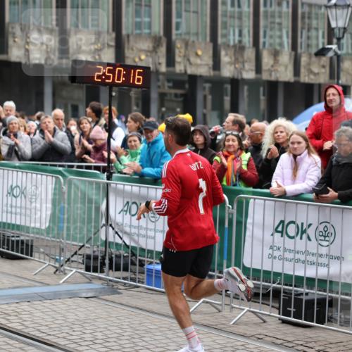 05.10.2025 - 20. swb-Marathon Bremen Yannick Fuchs http://msf.ph/oto/9273030 05.10.2025 12:21:06 Ziel 282, 1233 meine-sportfotos.de